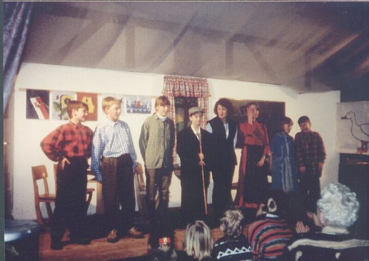 theater297.jpg (54204 Byte)