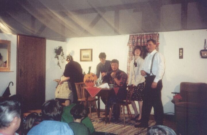 theater97.jpg (46154 Byte)